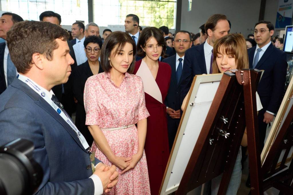 Ziroat Mirziyoyeva besucht das „Inson Uchun“-Festival in Taschkent