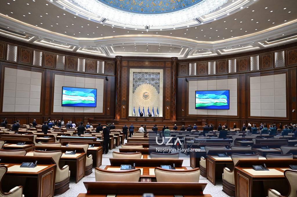 Ўзбекистон Республикаси Олий Мажлиси Сенатининг ўн бешинчи ялпи мажлиси тўғрисида АХБОРОТ