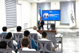 Ёшлар билан очиқ мулоқот самарали таклифларга йўл очди