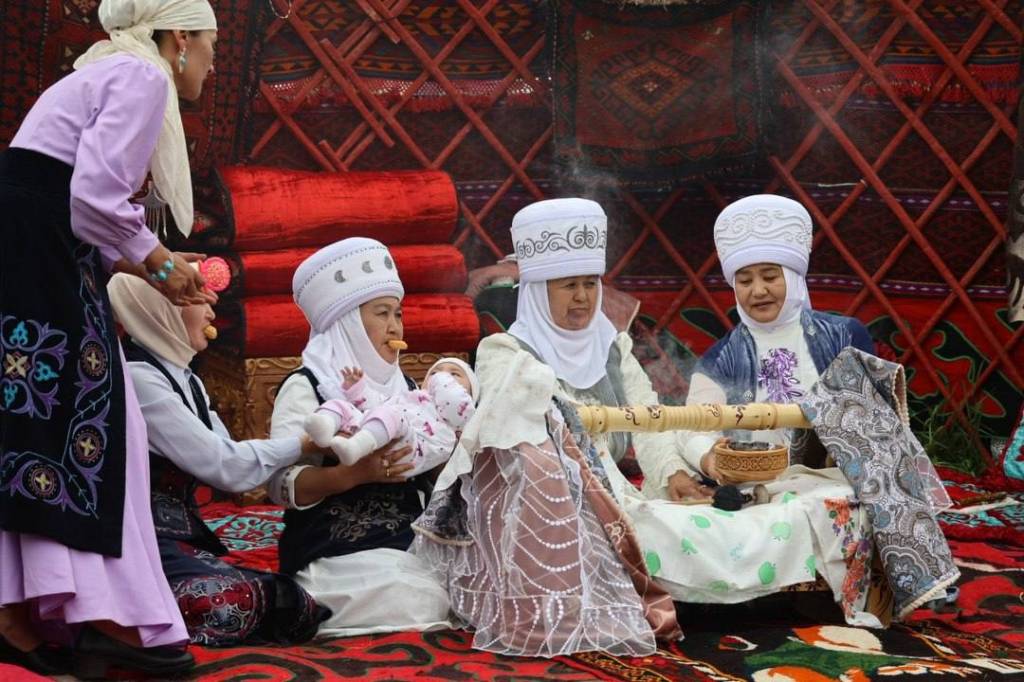Vodiyni sayohat yo‘llari birlashtiradi