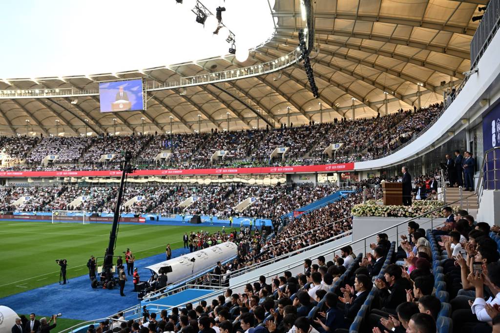 Prezident: “fan-klublar a’zolari har bir o‘yinda chin o‘zbekona, betakror uslubi bilan o‘n ikkinchi o‘yinchi vazifasini munosib bajarmoqda”