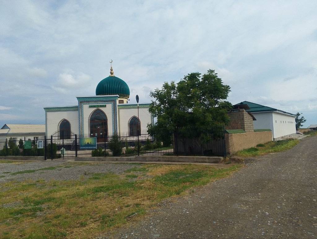 Qabristonlar tartibga keltirilmoqda