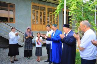 Xasta ko‘ngillarga mehru quvonch ulashib