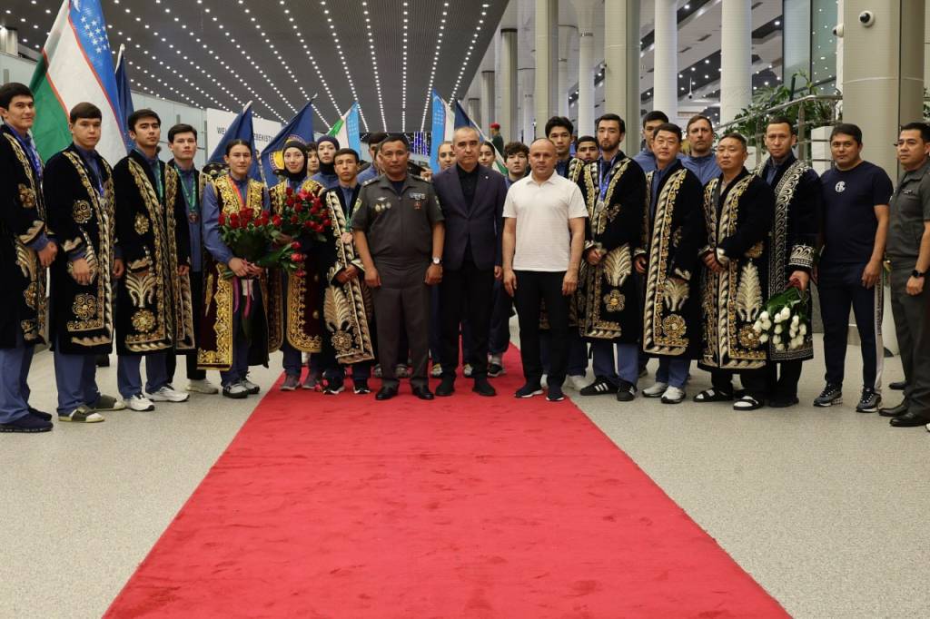 Taekvondochilarimiz tantanali kutib olindi