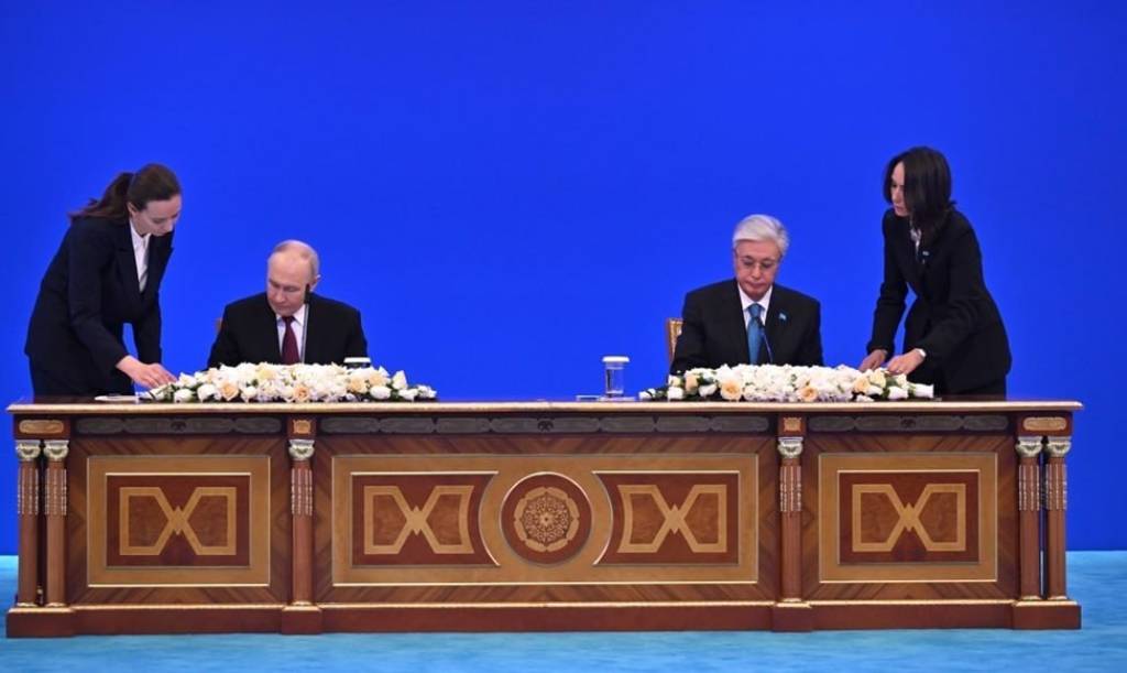 Путин ва Тоқаев ҳамкорликни чуқурлаштириш бўйича 12 ҳужжат имзолади