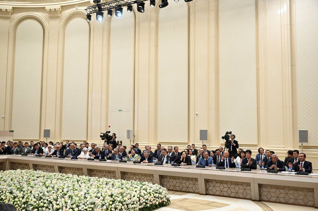 Шоир ва ёзувчиларга йилига камида 50 та энг сара асар учун ижодий буюртма бериш йўлга қўйилади