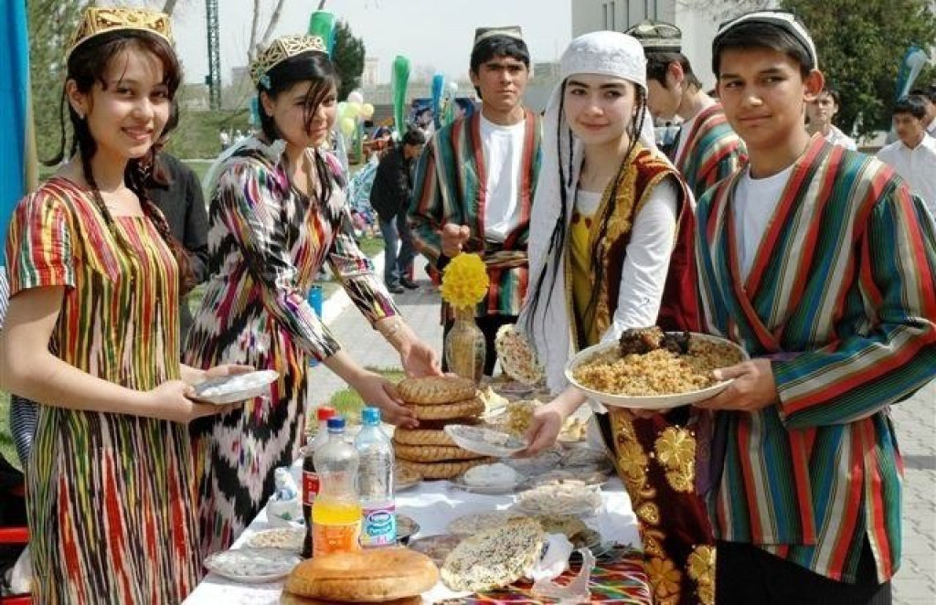 Usbekistan präsentiert ein umfangreiches Kulturprogramm beim Festival „Petersburger Saisons“