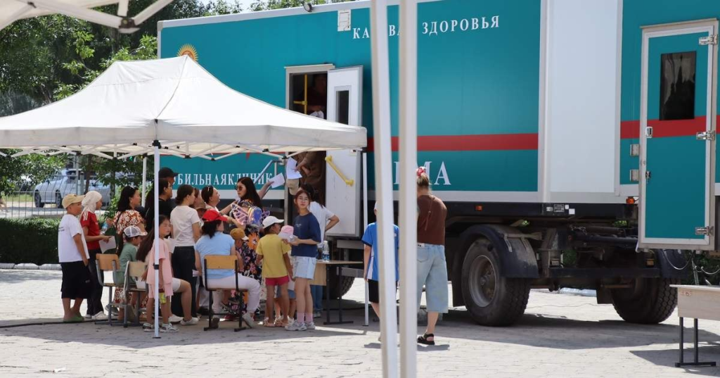 В Кыргызстане более 50 детей прошли бесплатное медобследование в мобильной клинике