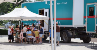 В Кыргызстане более 50 детей прошли бесплатное медобследование в мобильной клинике