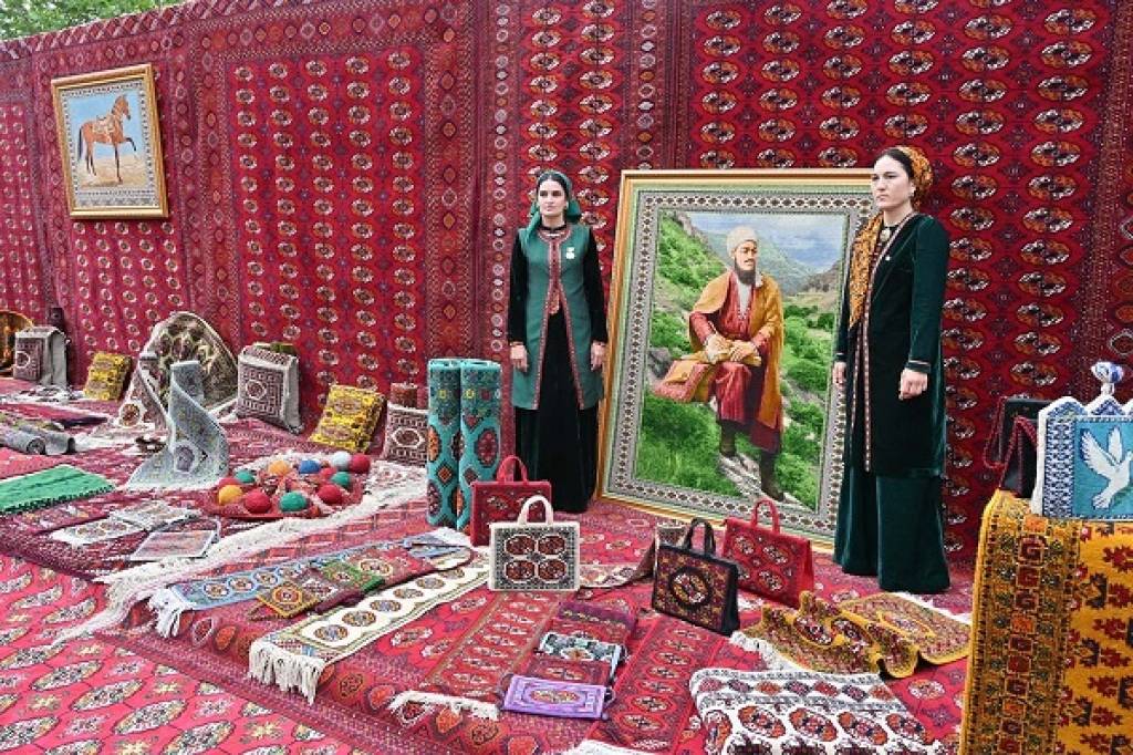 turkmen-carpet-day-1