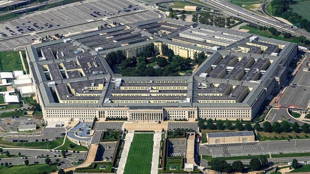 Pentagon jurnalistlar uchun eshiklarni yopdi