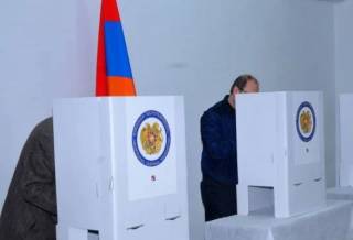 Арманистонда парламент сайлови давом этяпти