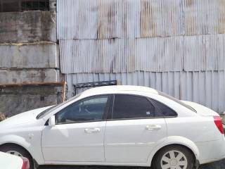 Давлат рақами ечилган ҳолда яширилган “Lacetti” аниқланди