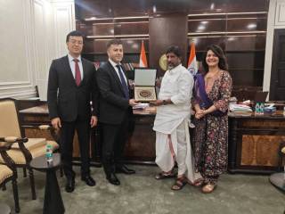 Usbekistan – Indien: Zusammenarbeit im Gesundheitswesen und Innovationstransfer