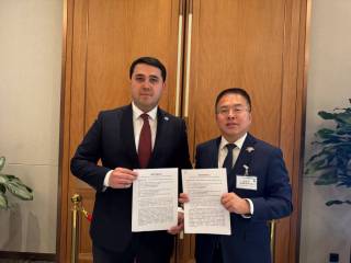 Usbekistan baut internationale Zusammenarbeit im Bereich kritischer Mineralien aus