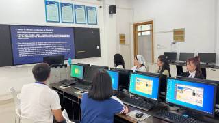 Delegation des Staatlichen Pädagogischen Instituts Gulistan sammelt weitere Erfahrungen in China