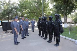 Ички ишлар вазири Қоровул қўшинларидаги хизмат фаолияти билан танишди