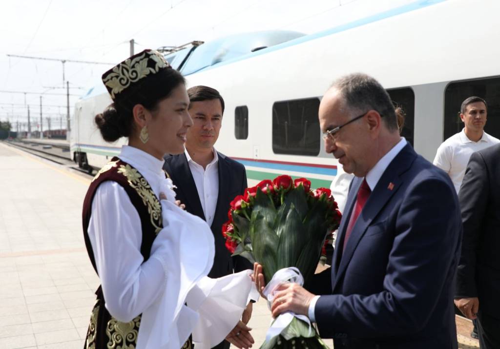 Албания Президенти Самарқандга келди