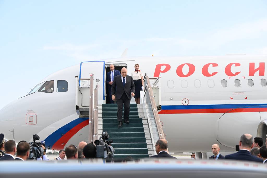 The Prime Minister of Russia arrives in Uzbekistan