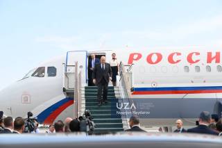 Россия Ҳукумати Раиси Ўзбекистонга келди