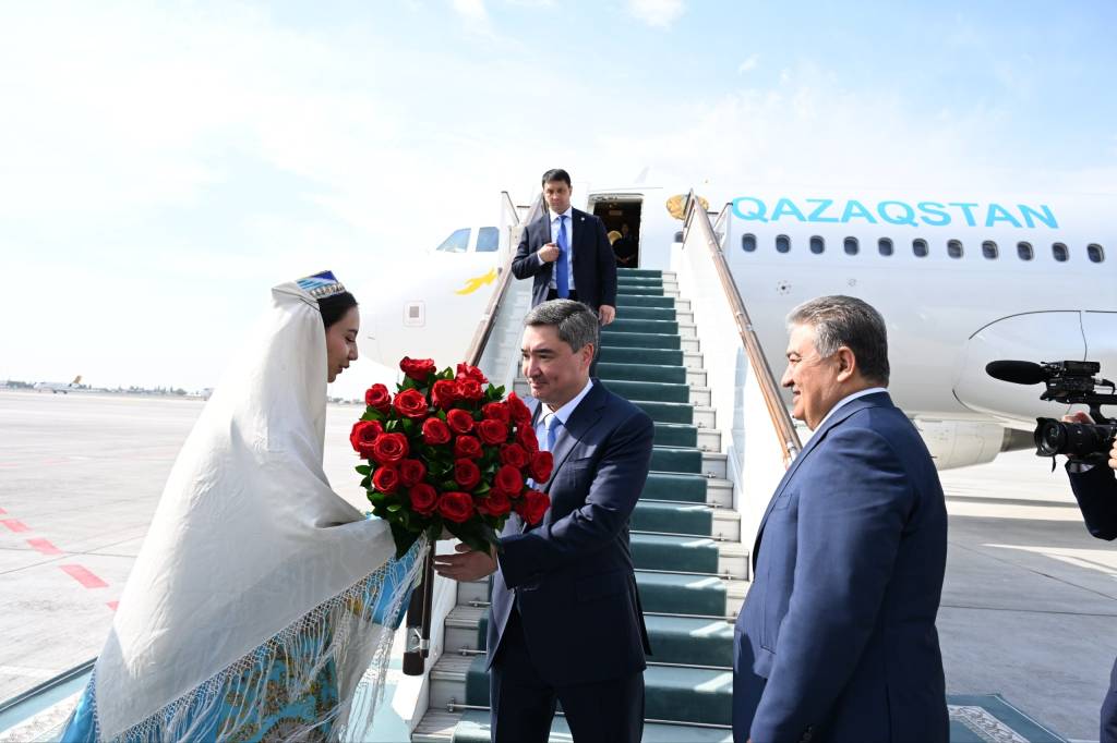 Қозоғистон Бош вазири Ўзбекистонга келди