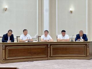 Сув хўжалиги соҳасидаги долзарб масалалар муҳокама қилинди