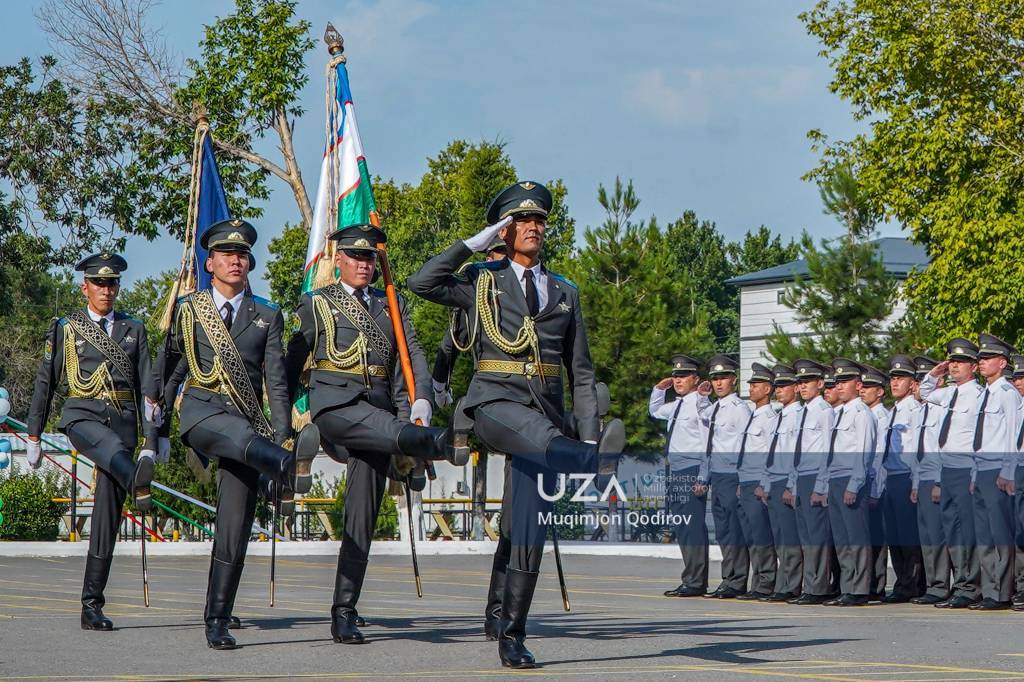 Bitiruvchilar katta hayotga yo‘l oldi