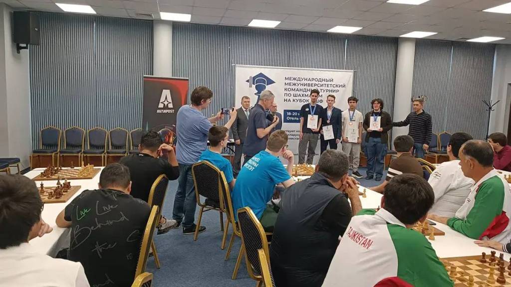 Москвада университетлараро халқаро турнирда ҳамюртларимиз кучли тўртликдан жой олди