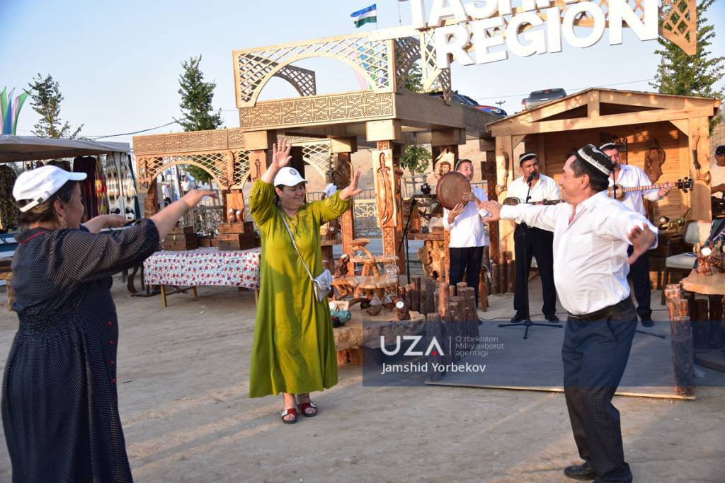 Aydarko‘lda “Jizzakh Open Air – 2026” xalqaro turizm festivali o‘tkazildi