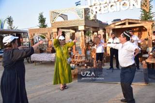 Aydarko‘lda “Jizzakh Open Air – 2026” xalqaro turizm festivali o‘tkazildi