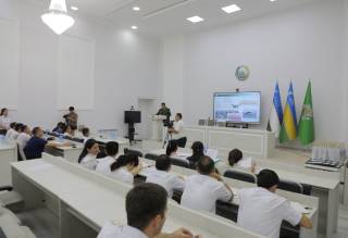 Божхона: беш ойлик фаолият сарҳисоб қилинди