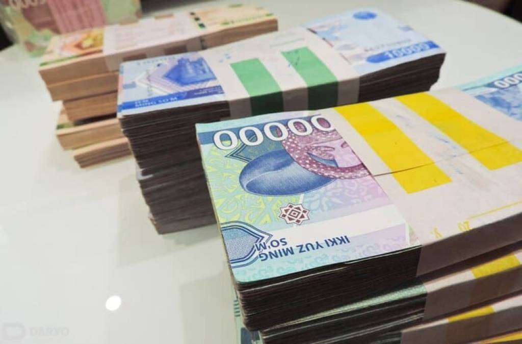 Қарздор ота алимент тўловини олдиндан тўлади