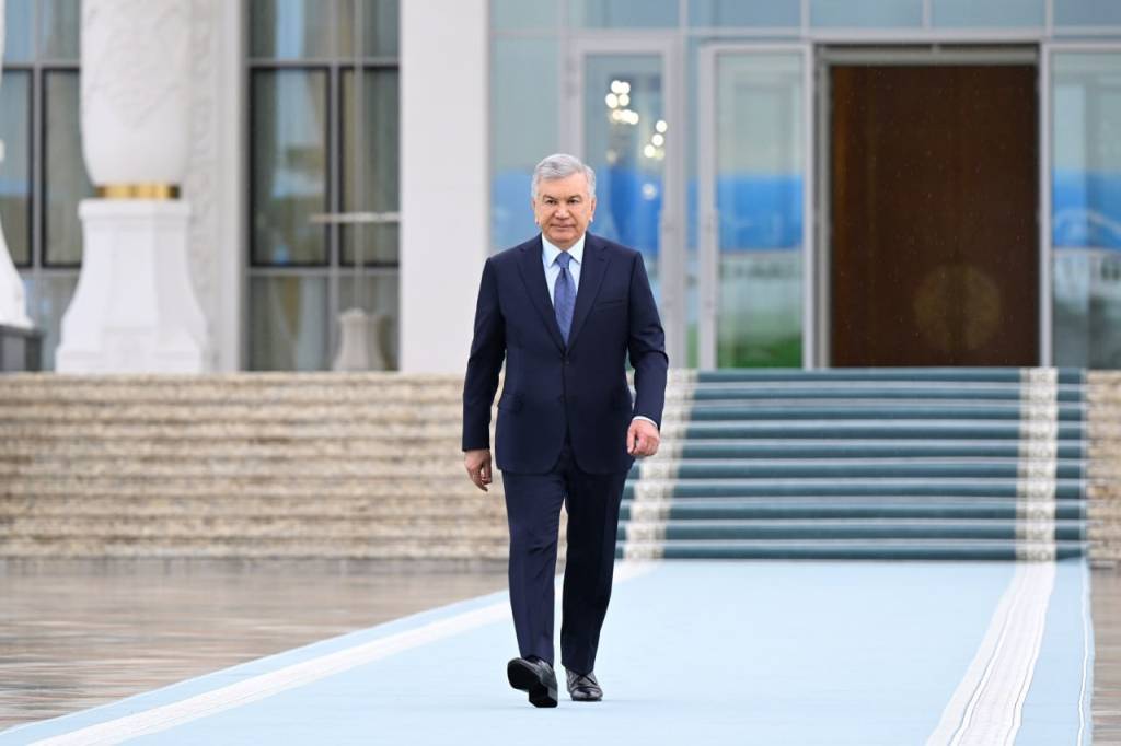 Президент Узбекистана отбыл в Грузию