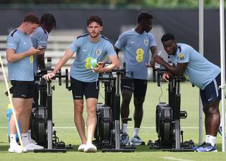 Angliya terma jamoasi futbolchilarning uyqusini himoya qilish uchun qo‘shimcha choralar ko‘rmoqda