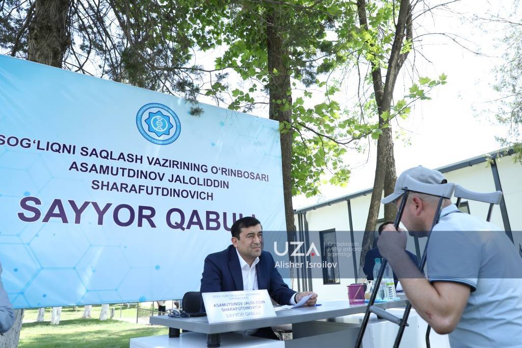Вазир ўринбосари ургутликларнинг тиббиёт билан боғлиқ мурожаатларини тинглади