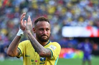 Neymar terma jamoadagi faoliyatini yakunlashiga ishora qildi