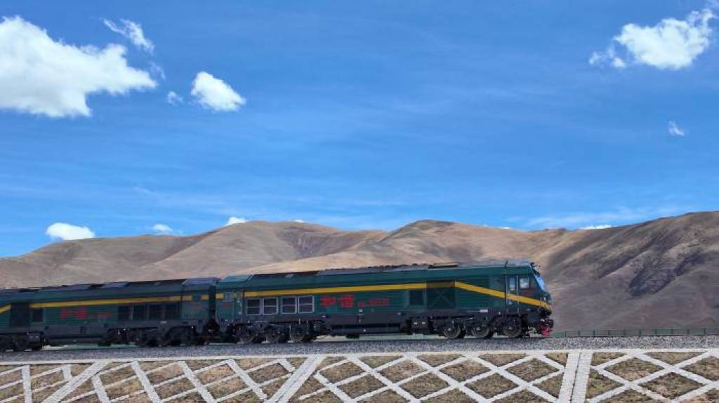 Osmon sari yo‘l: Sinxay – Tibet temir yo‘lining 20 yillik tajribasi