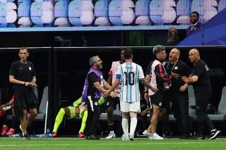 Misr terma jamoasi bosh murabbiyi Messini tanqid qildi