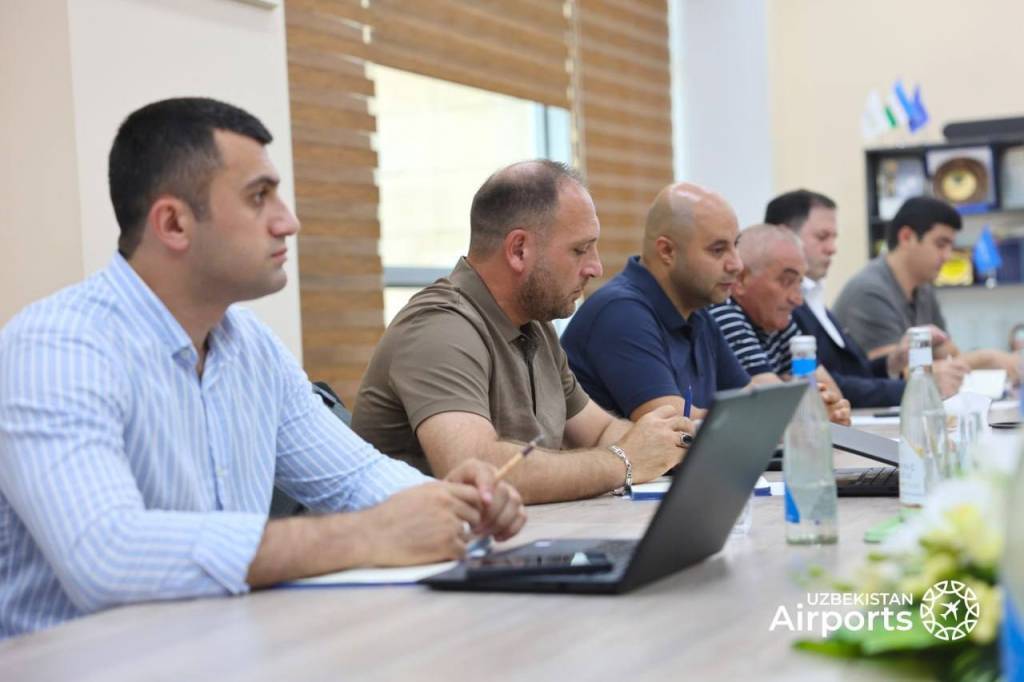 Специалисты из Баку ознакомились с Ташкентским аэропортом