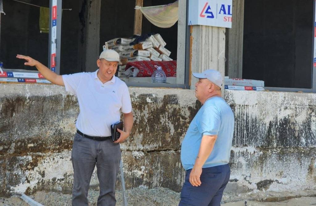 Депутат инвестиция лойиҳалари билан танишди