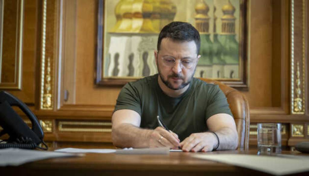 Зеленский икки вилоят раҳбариятини янгилади