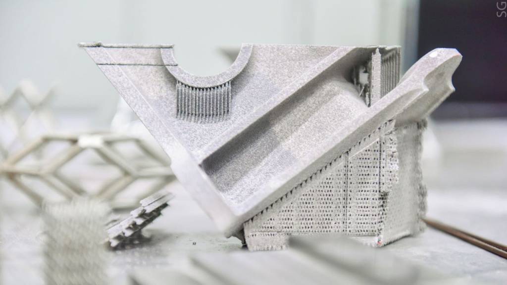 Ученые модернизировали сверхпрочный пластик для 3D-печати спутников
