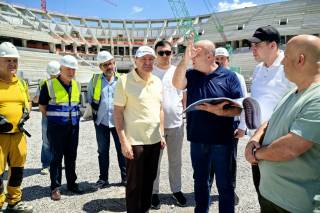 Sport vaziri Yangi Toshkent stadionining qurilish jarayoni bilan tanishdi