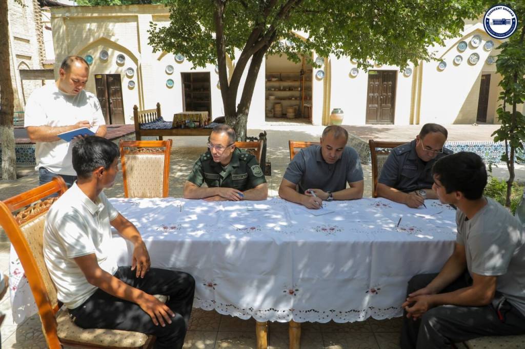 Эски шаҳар маҳалласи фуқаролари билан мулоқот қилинди
