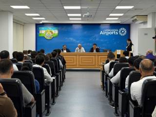 Живой диалог под крылом главной воздушной гавани