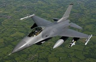 Руминиянинг F-16 қирувчиси “мехмон дрон”ни йўқ қилди