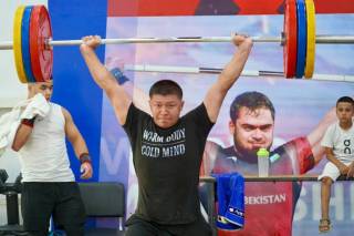 Молодые тяжелоатлеты готовятся к чемпионату  Азии