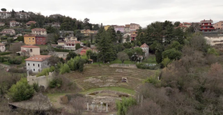 Italiyalik firibgar soxta amfiteatr qurib, sayyohlarga ekskursiyalar tashkillashtirgan