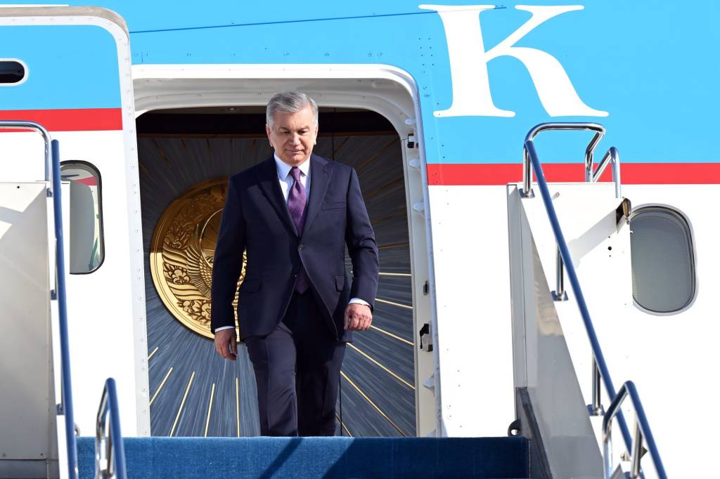 Президент Узбекистана прибыл в Казахстан