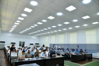 Навбаҳор туманида тадбиркорлар билан очиқ мулоқот бўлиб ўтди